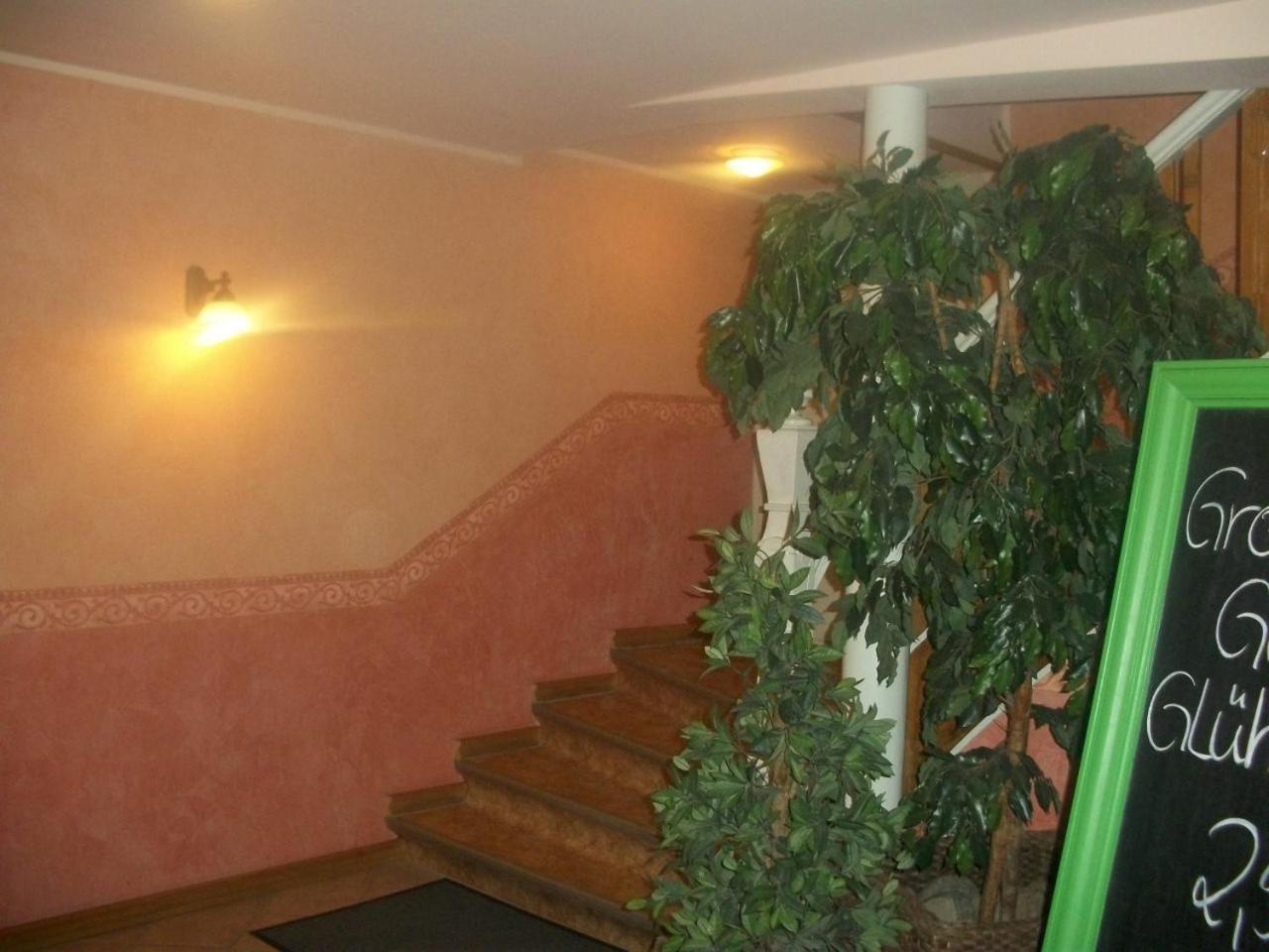 Hotel Buetzower Hof エクステリア 写真